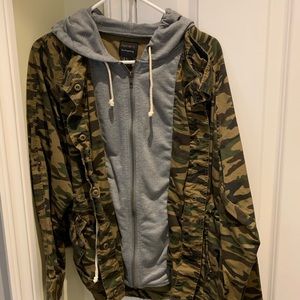 Camo Jacket Forever 21 Large